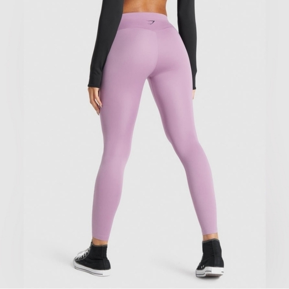 NWT GYMSHARK LEGACY FITNESA LEGGINGS-PASTEL GRAPE/WHITE SZ XS - Picture 1 of 8